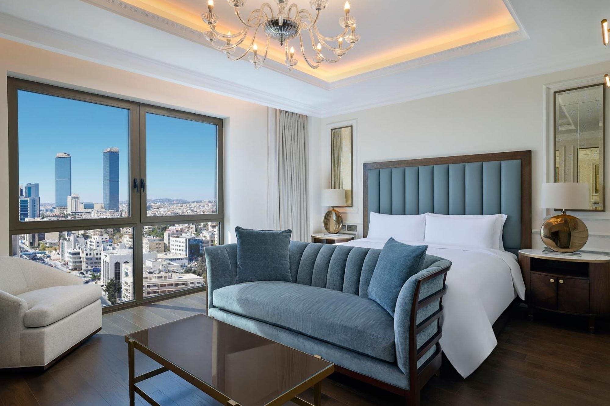 The Ritz-Carlton, Amman Hotel Ngoại thất bức ảnh A bedroom at the Four Seasons Hotel