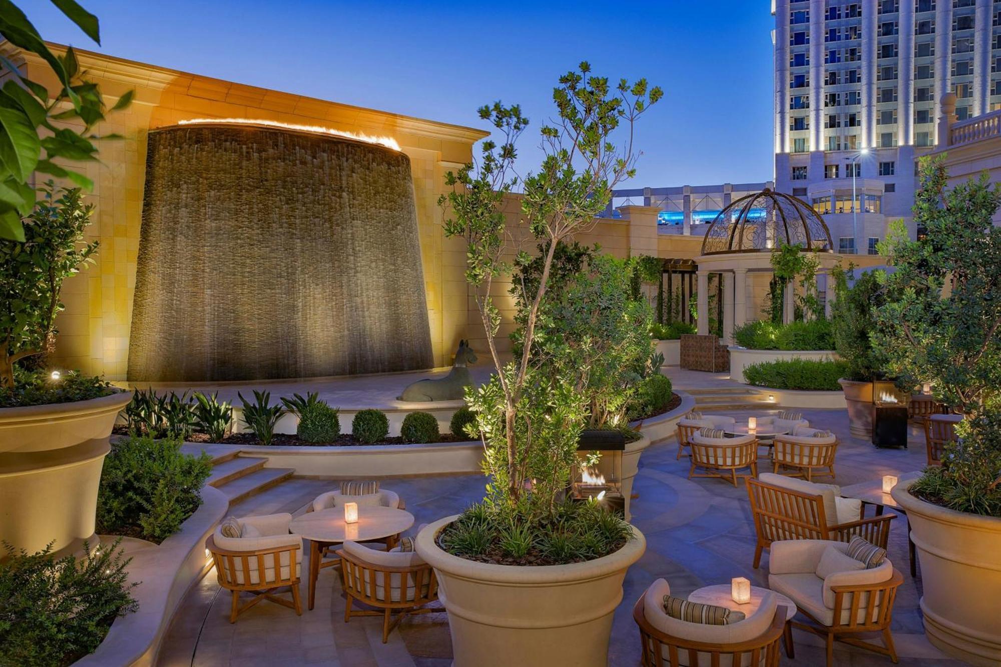 The Ritz-Carlton, Amman Hotel Ngoại thất bức ảnh The Waterfall at the Westin Dubai