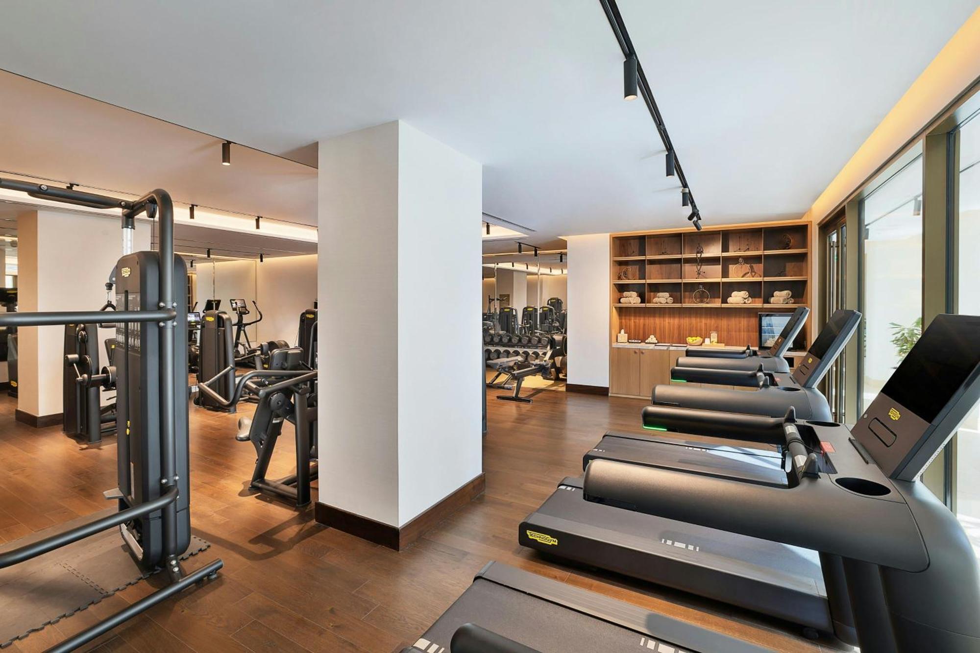 The Ritz-Carlton, Amman Hotel Ngoại thất bức ảnh The gym at the hotel