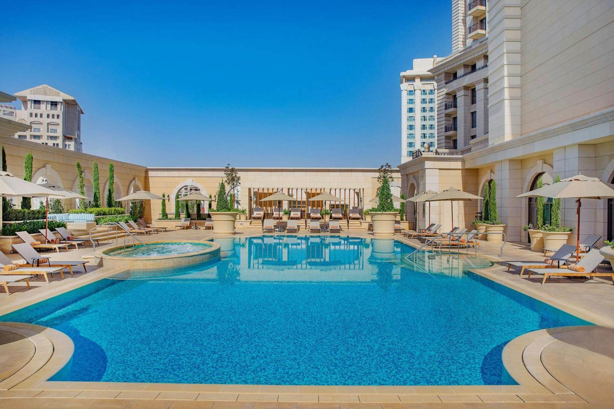 The Ritz-Carlton, Amman Hotel Ngoại thất bức ảnh The pool at the hotel