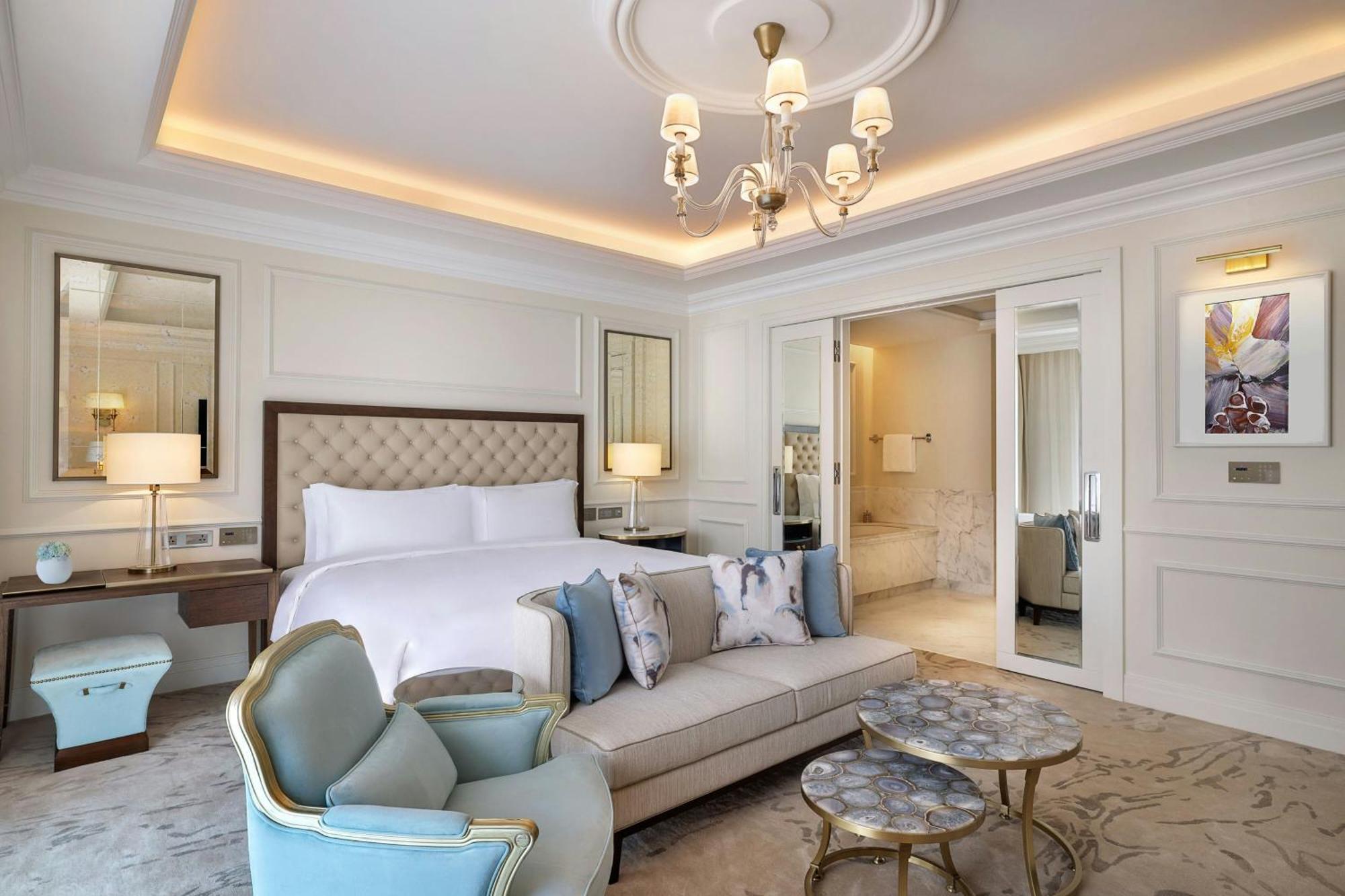 The Ritz-Carlton, Amman Hotel Ngoại thất bức ảnh A bedroom at the hotel