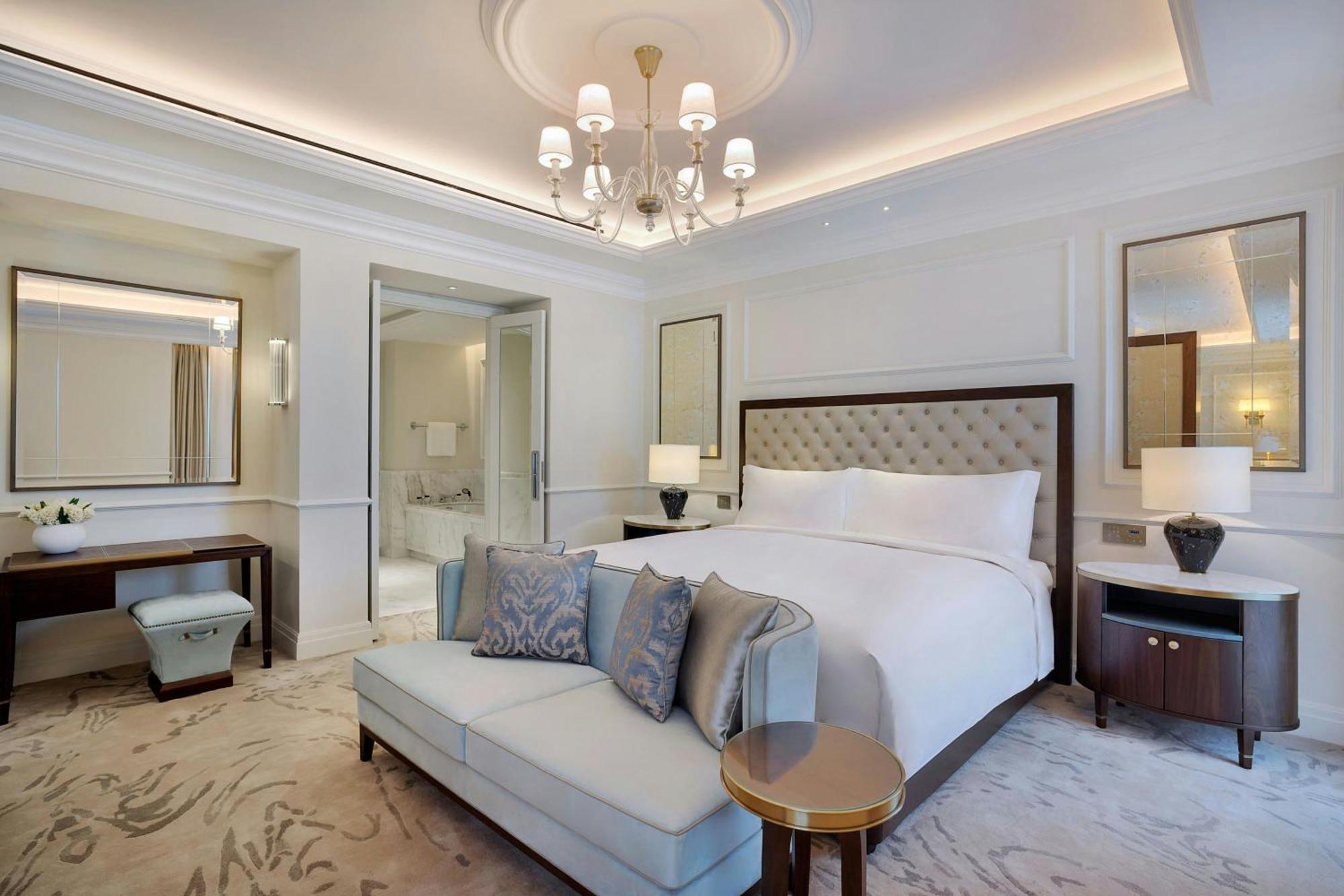 The Ritz-Carlton, Amman Hotel Ngoại thất bức ảnh A bedroom at the hotel