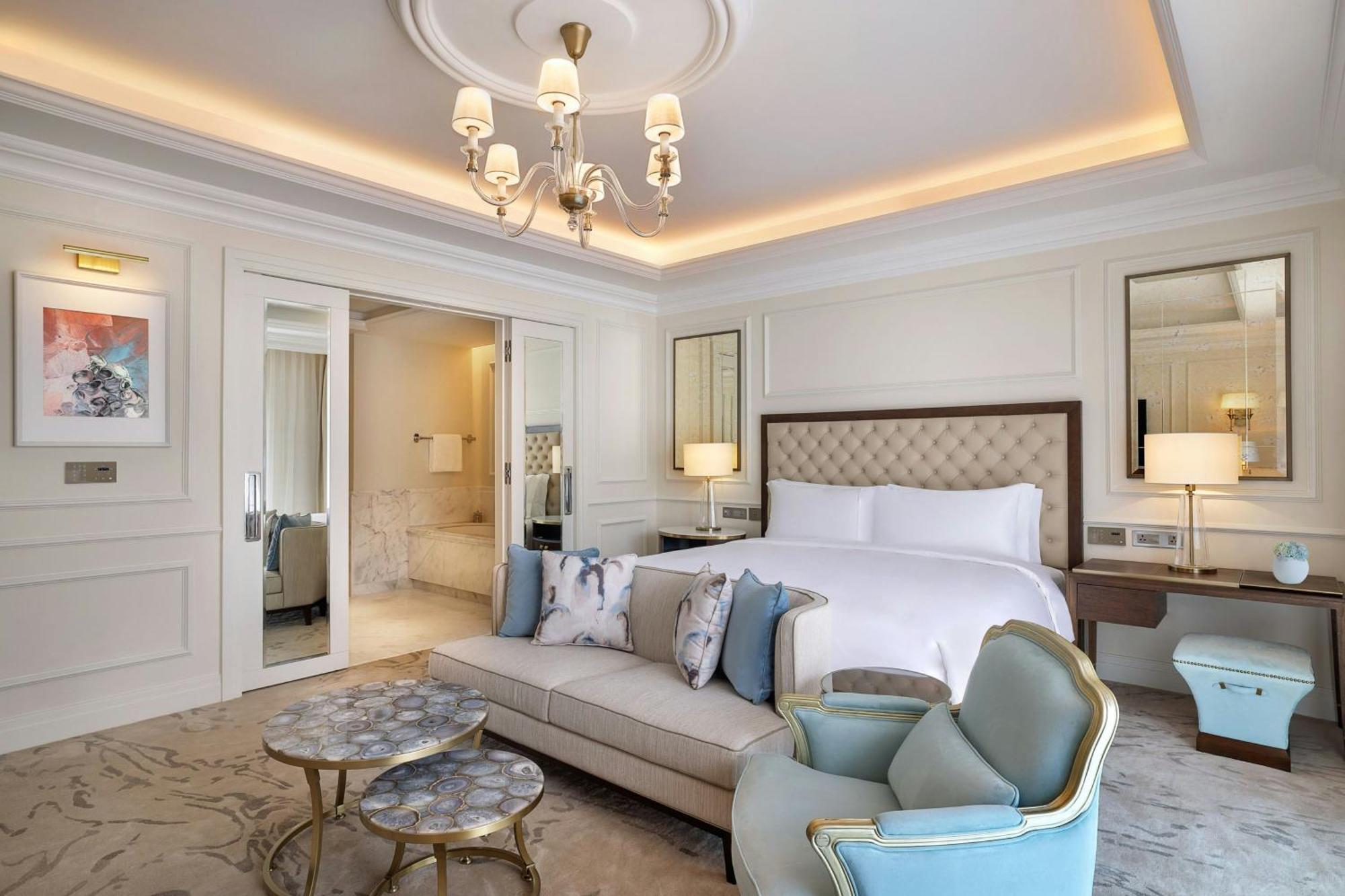 The Ritz-Carlton, Amman Hotel Ngoại thất bức ảnh A bedroom at the hotel