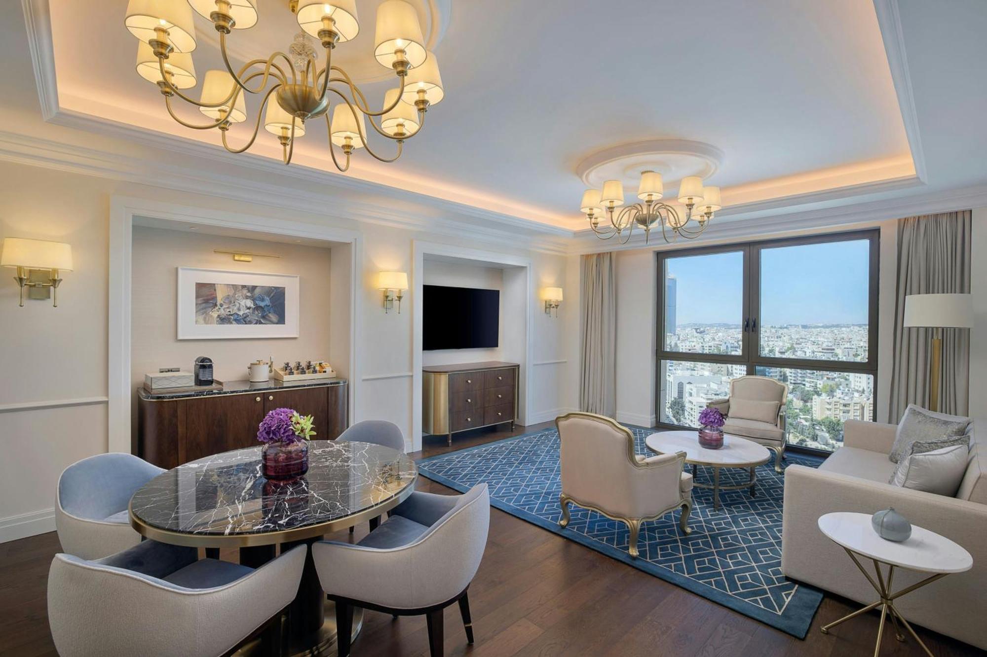 The Ritz-Carlton, Amman Hotel Ngoại thất bức ảnh A suite at the hotel