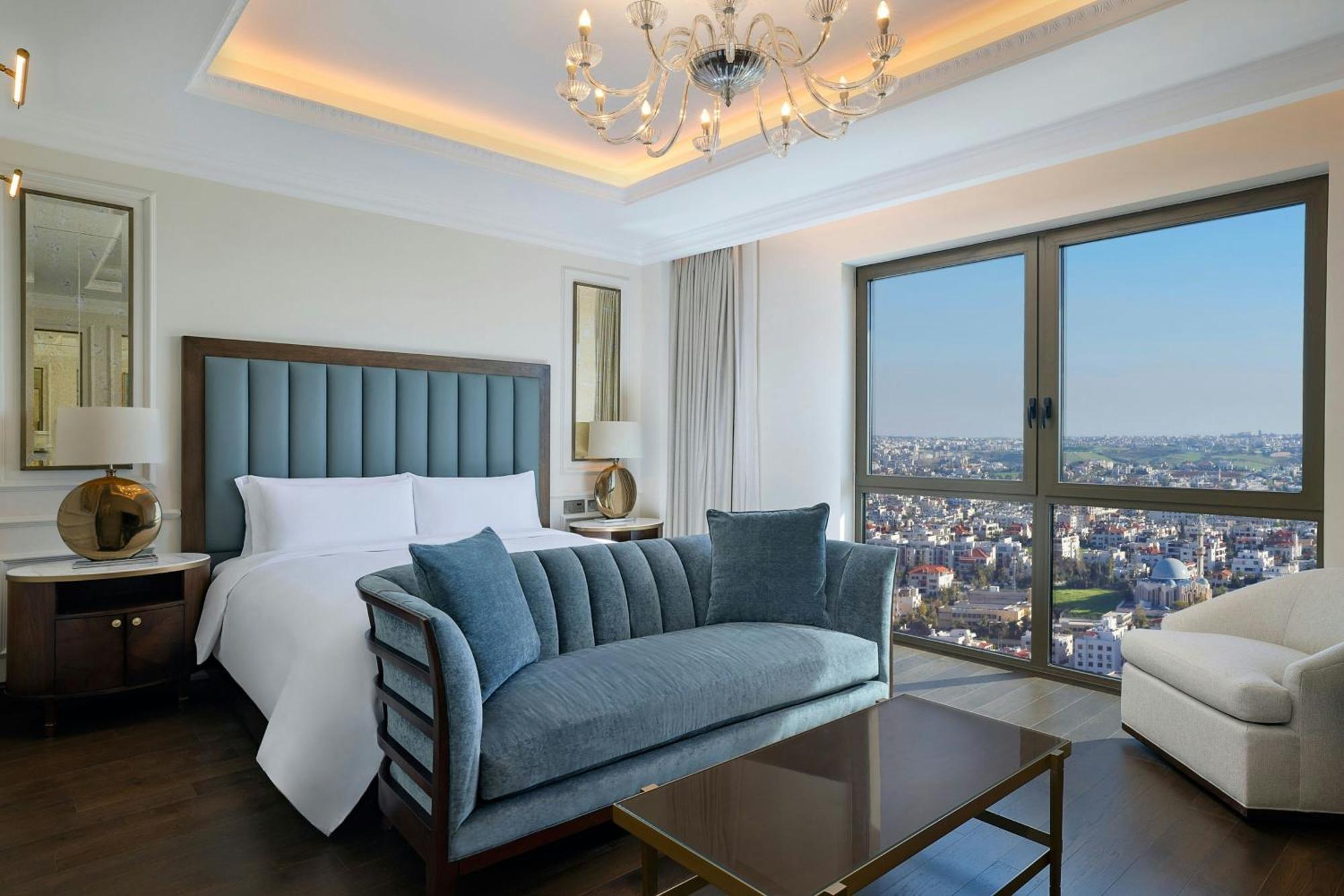 The Ritz-Carlton, Amman Hotel Ngoại thất bức ảnh A bedroom at the Four Seasons Hotel