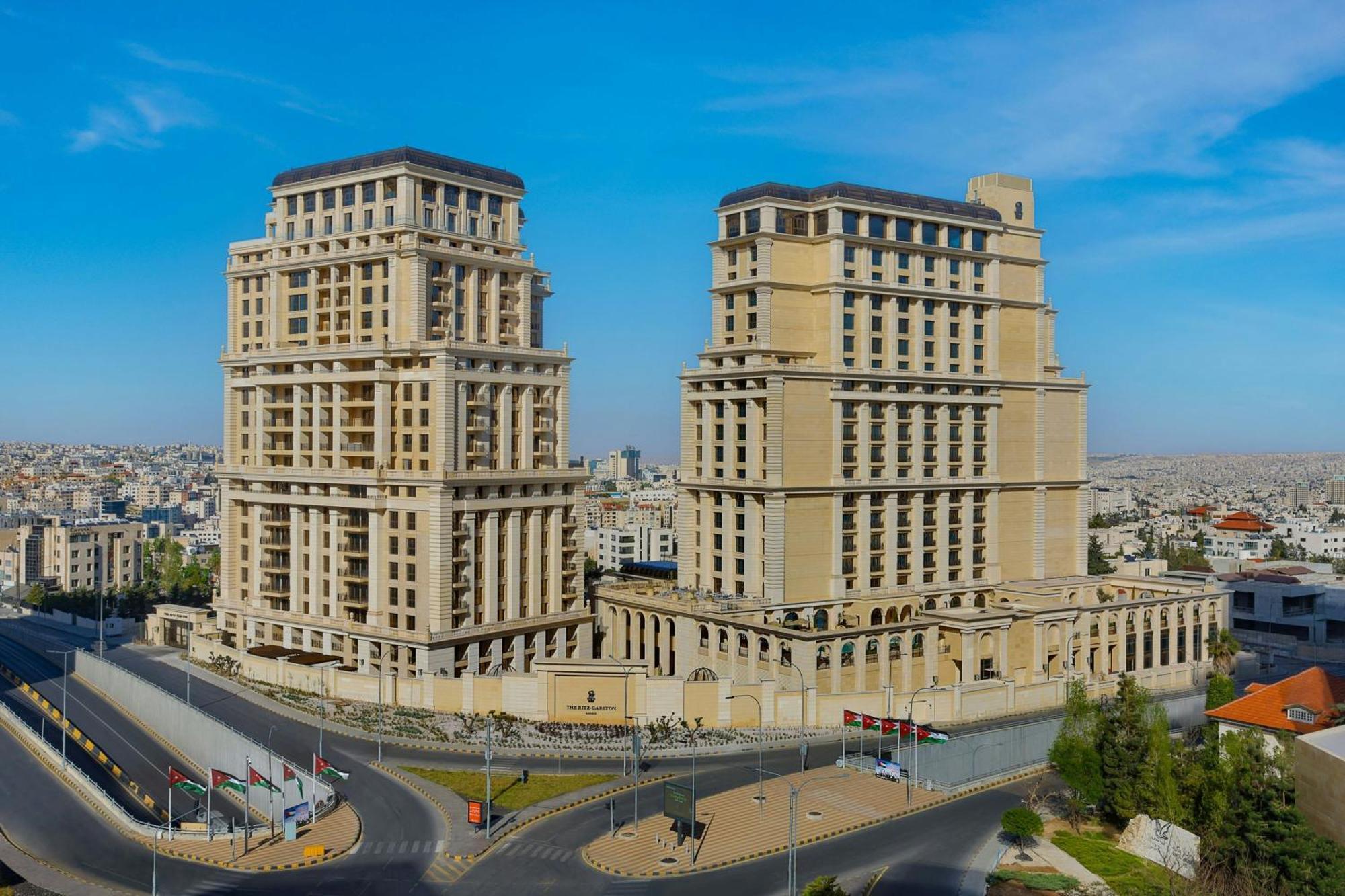The Ritz-Carlton, Amman Hotel Ngoại thất bức ảnh Residential complex in Amman